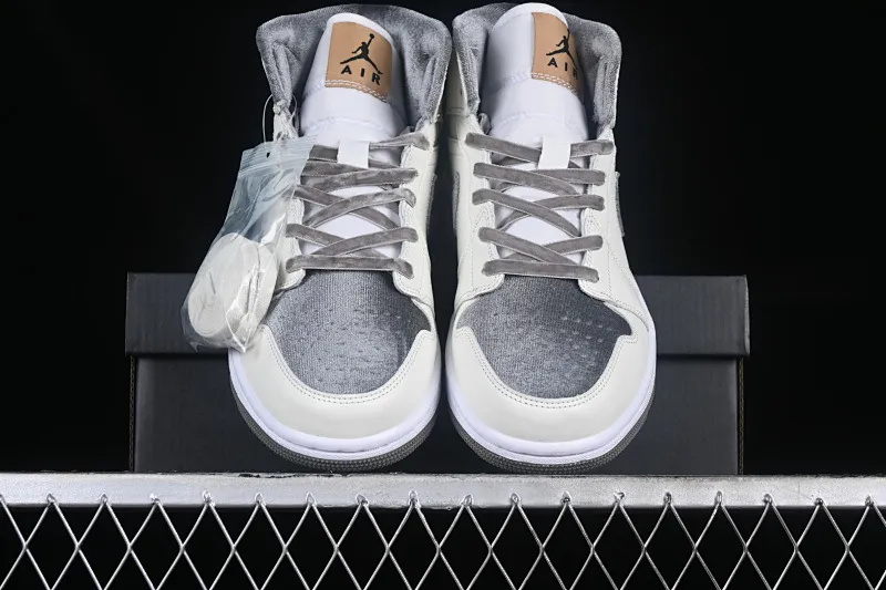 All Categories Air Jordan Jordan Series Basketball Shoes Air Jordan 1 Mid Air Jordan 1 Mid AJ1 Joe 1 Beige Chinese Cultural Leisure Sneakers FB9899-100